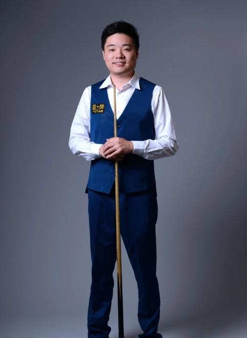 面对记者追 面对记者追