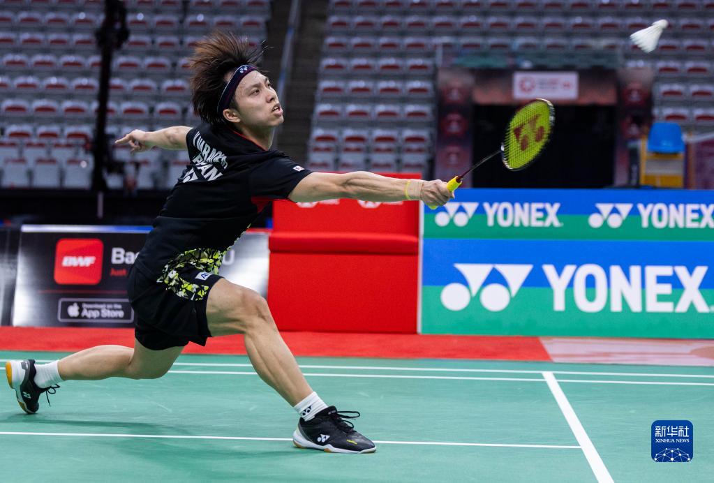 满怀期待地 满怀期待地