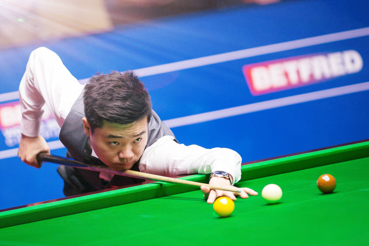 惠奇球场的 惠奇球场的