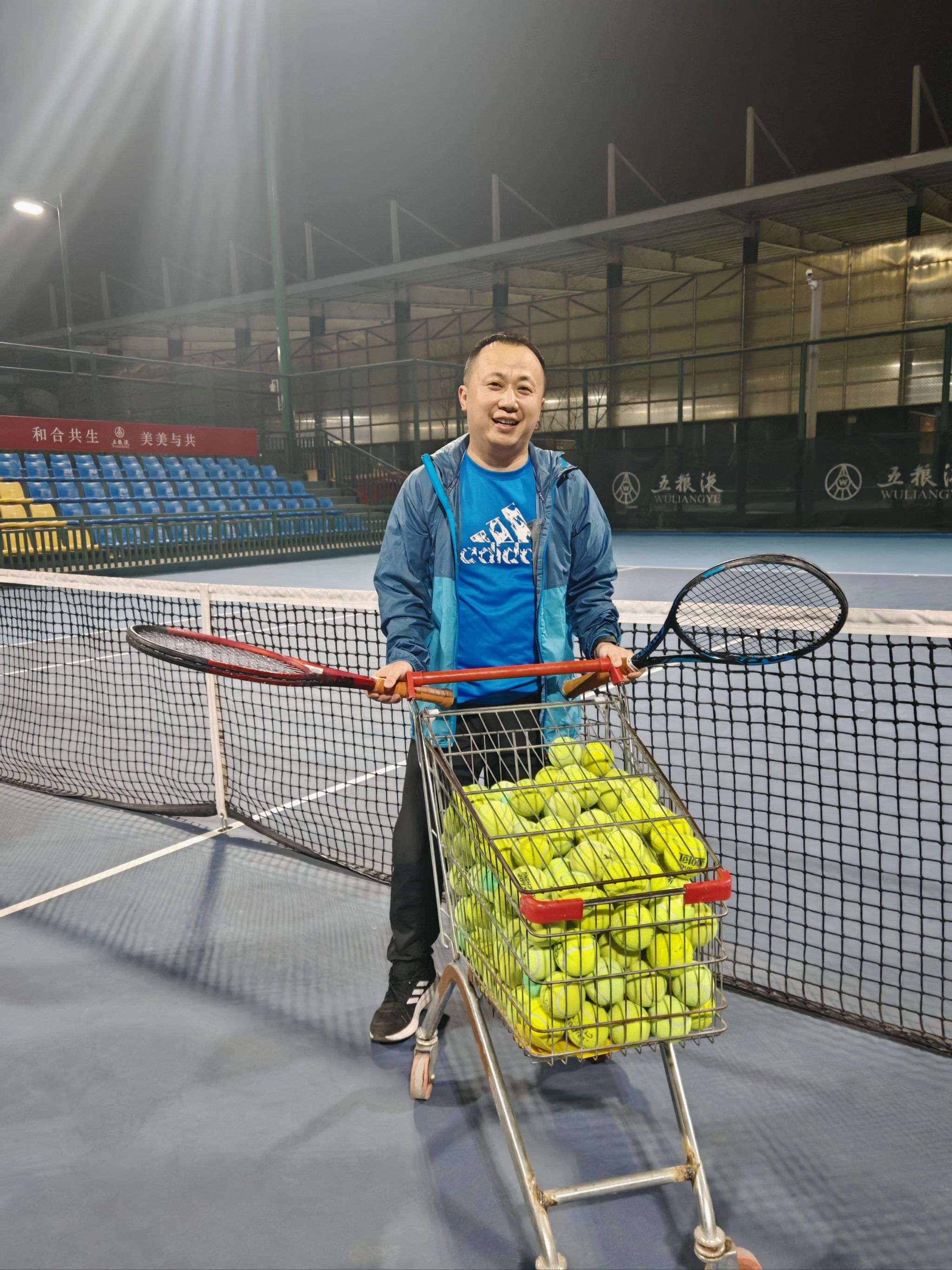 他不仅仅是 他不仅仅是