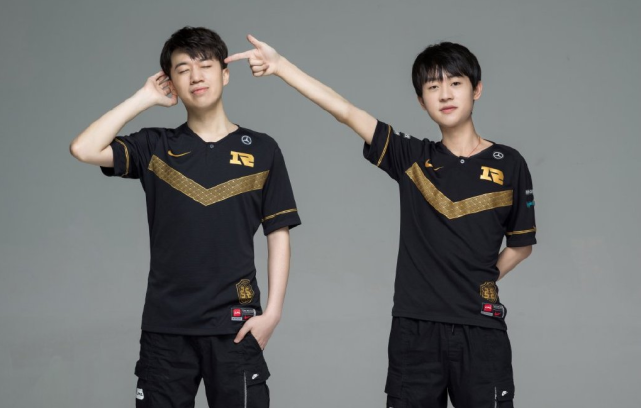 这支车队在 这支车队在